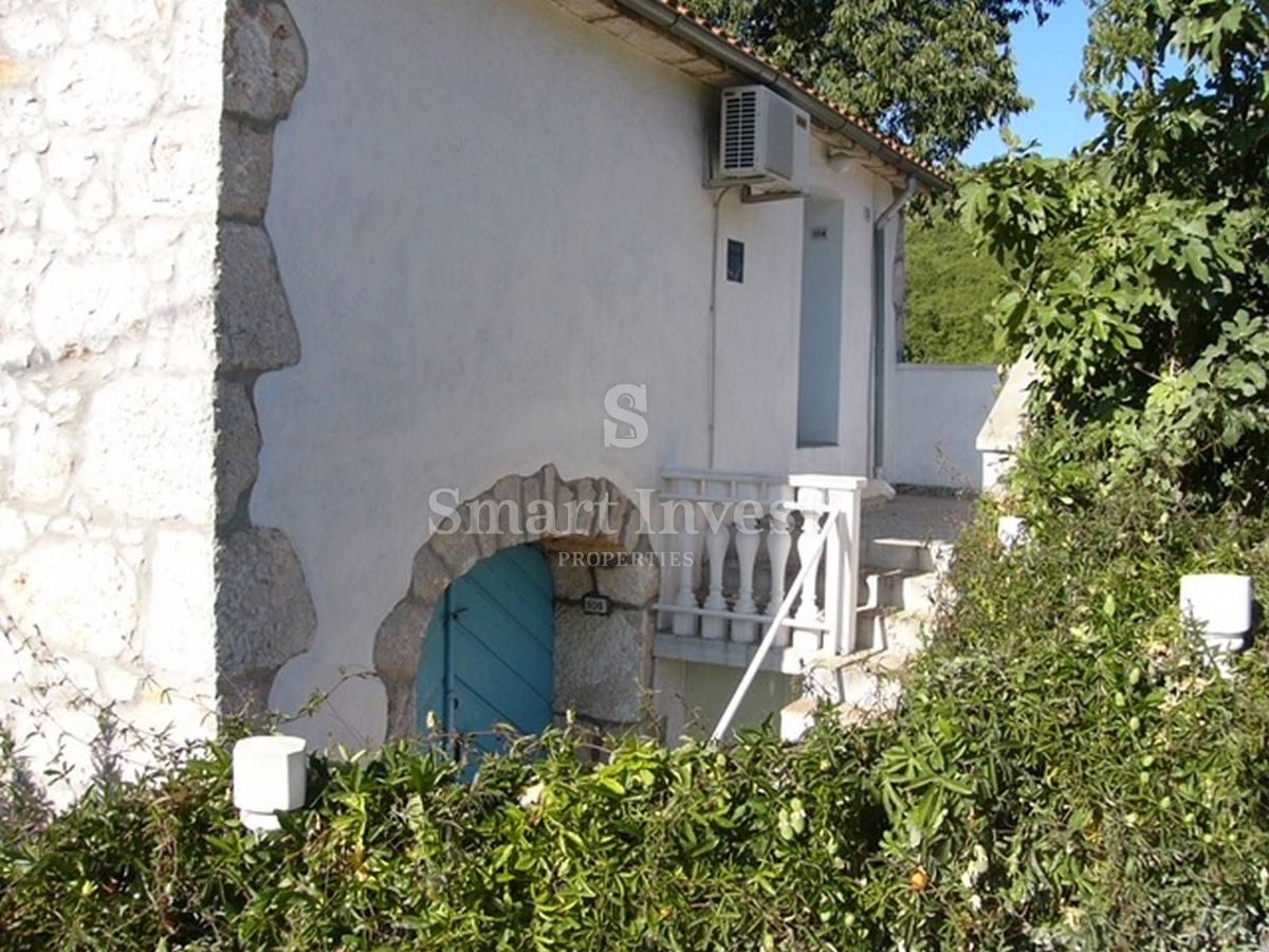 BRSEČ, popolnoma prenovljena avtentična hiša