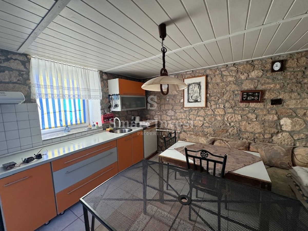 BRSEČ, popolnoma prenovljena avtentična hiša