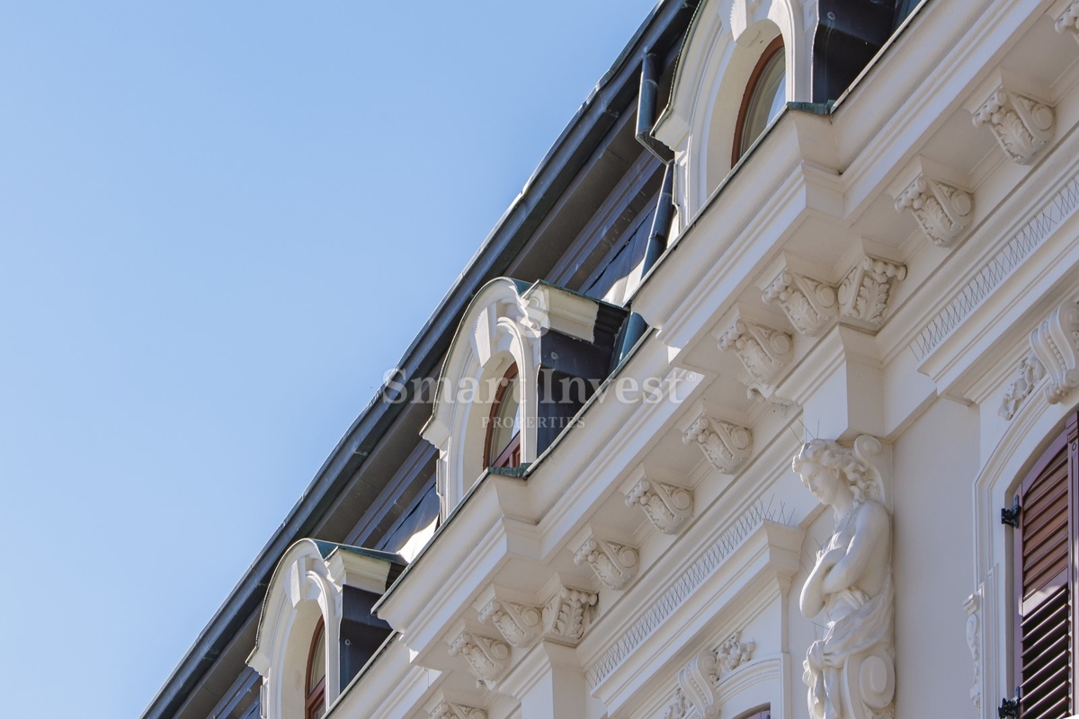 OPATIJA, luksuzni penthouse v stari vili s parkirnim mestom
