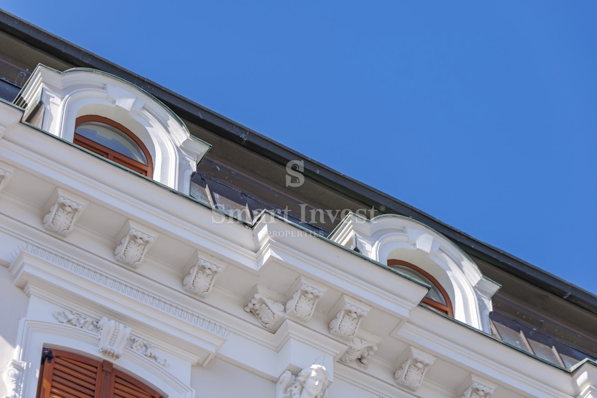 OPATIJA, luksuzni penthouse v stari vili s parkirnim mestom