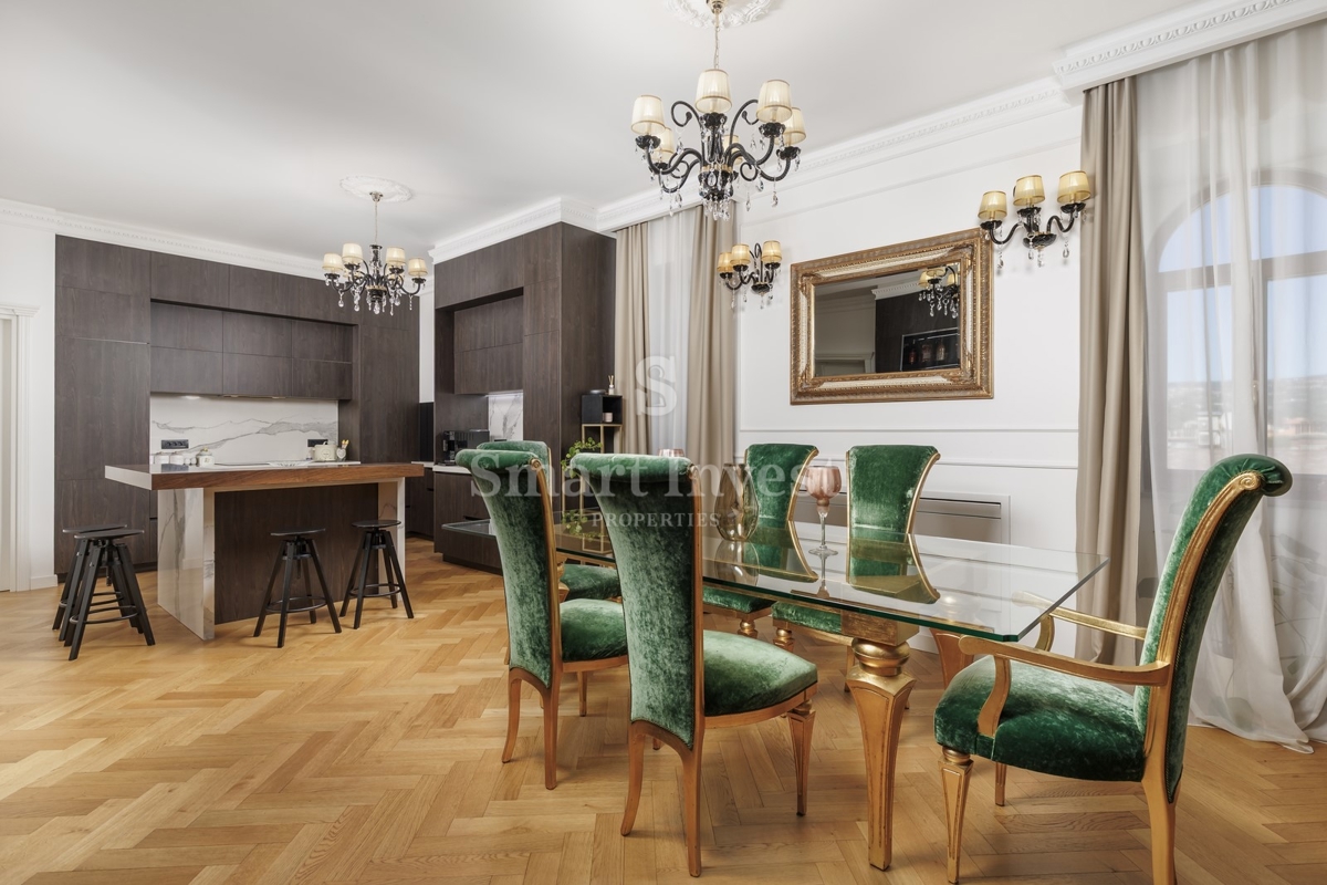 OPATIJA, luksuzni penthouse v stari vili s parkirnim mestom