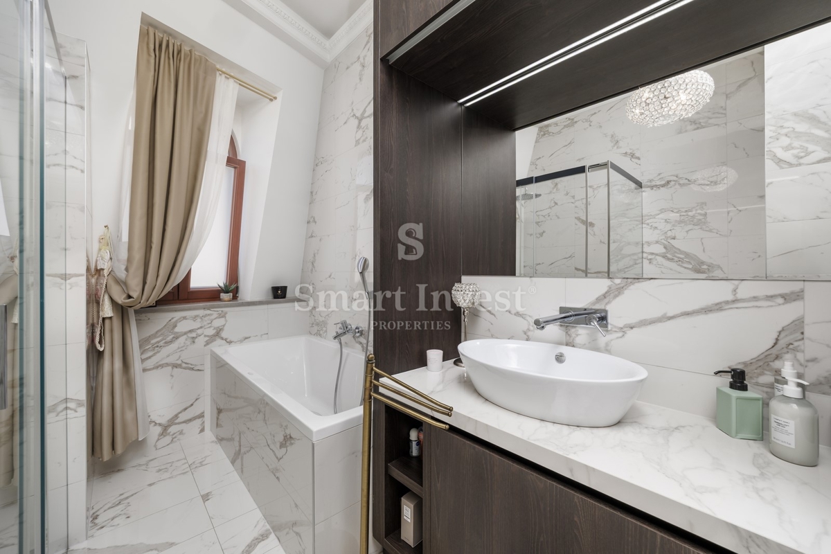 OPATIJA, luksuzni penthouse v stari vili s parkirnim mestom