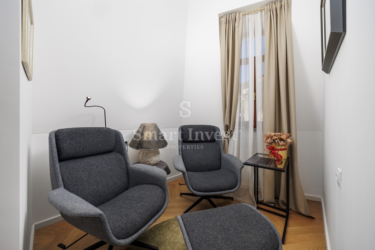 OPATIJA, luksuzni penthouse v stari vili s parkirnim mestom