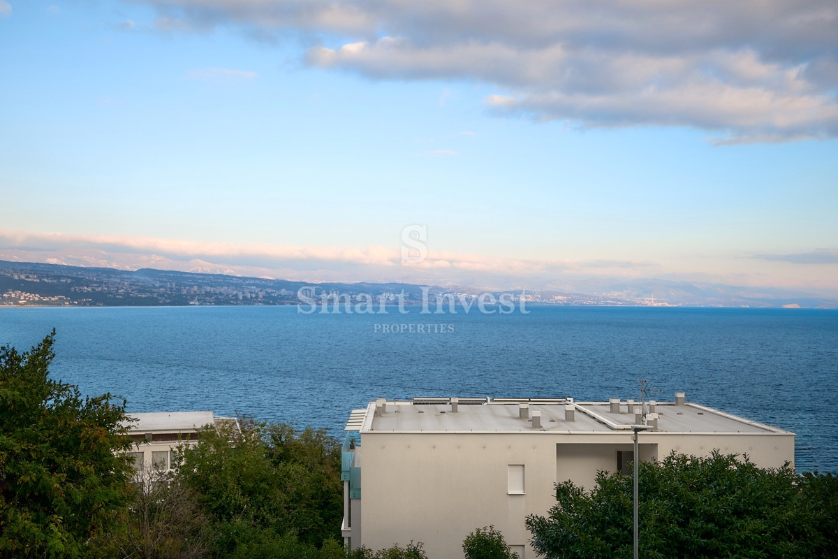 OPATIJA, 3-sobno stanovanje s pogledom na morje in garažo