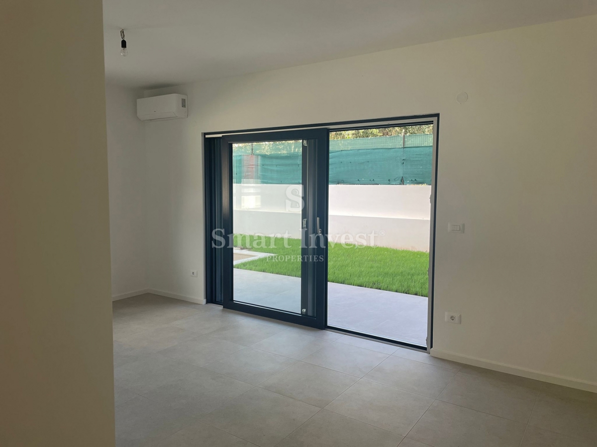 ISTRA - PREMANTURA, 3-sobno stanovanje z vrtom in bazenom, v novogradnji