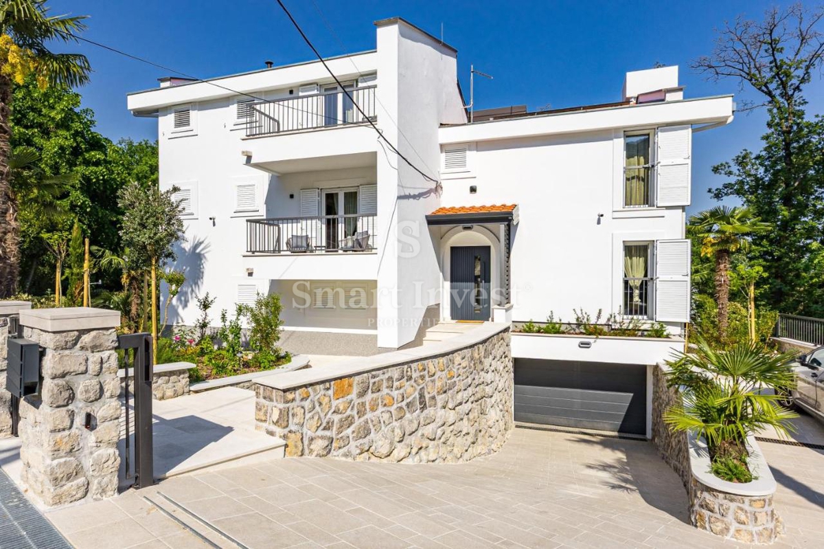 OPATIJA - OPRIĆ, luksuzna vila z bazenom v bližini morja