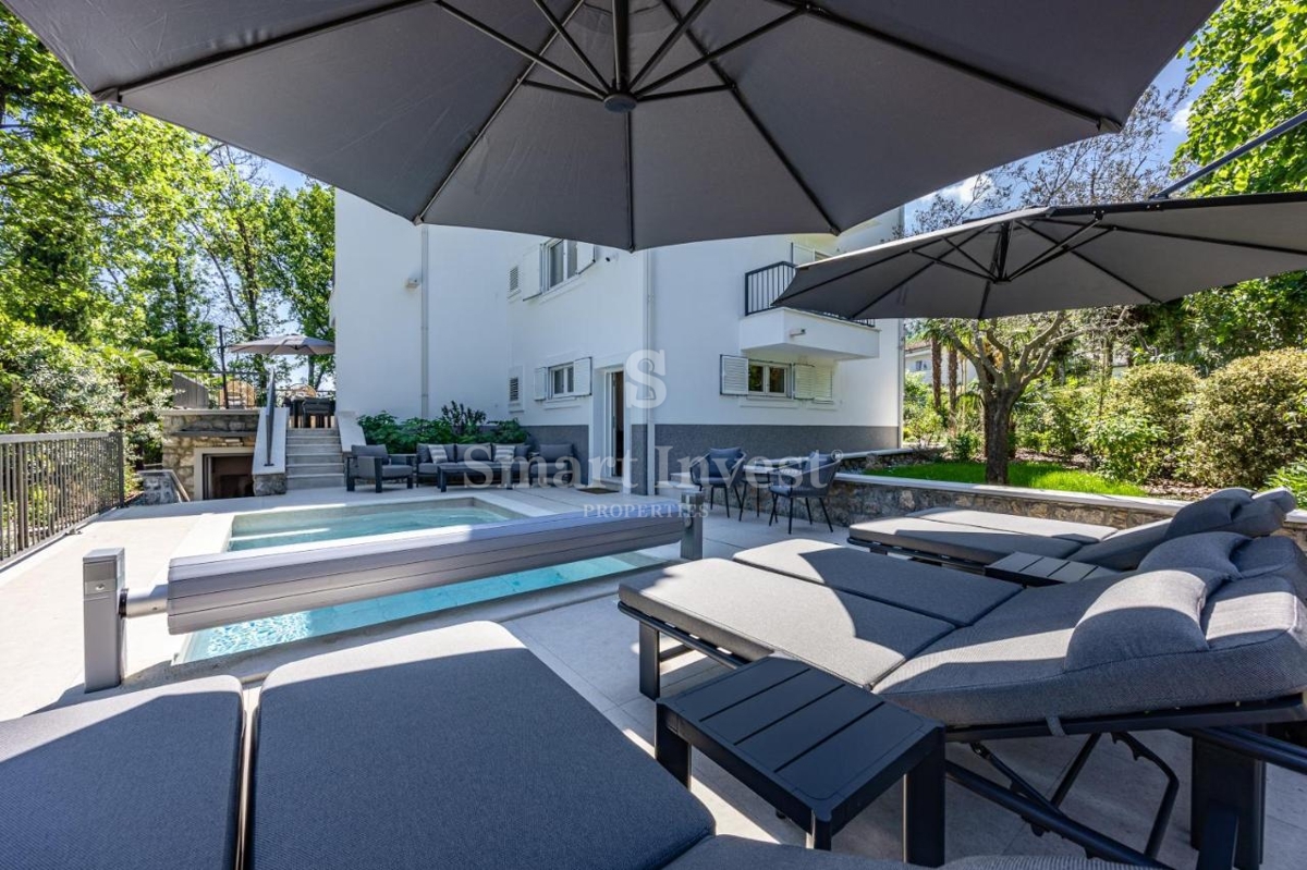 OPATIJA - OPRIĆ, luksuzna vila z bazenom v bližini morja