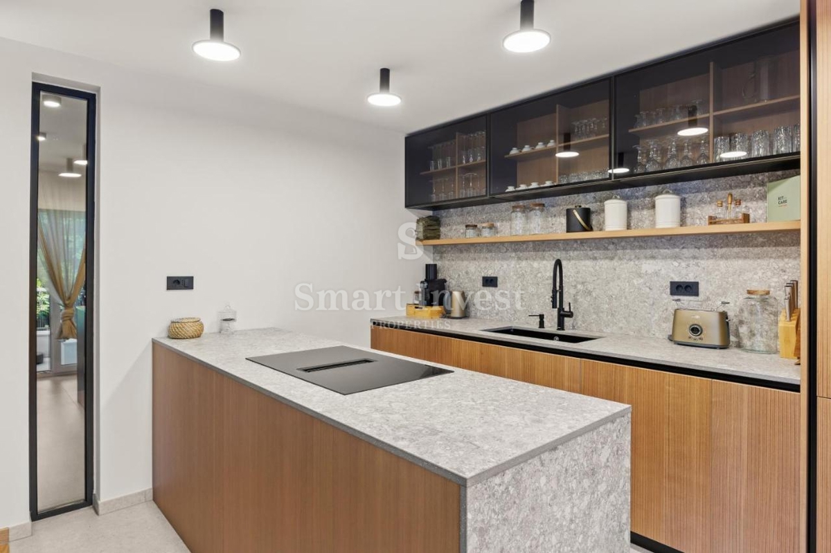 OPATIJA - OPRIĆ, luksuzna vila z bazenom v bližini morja