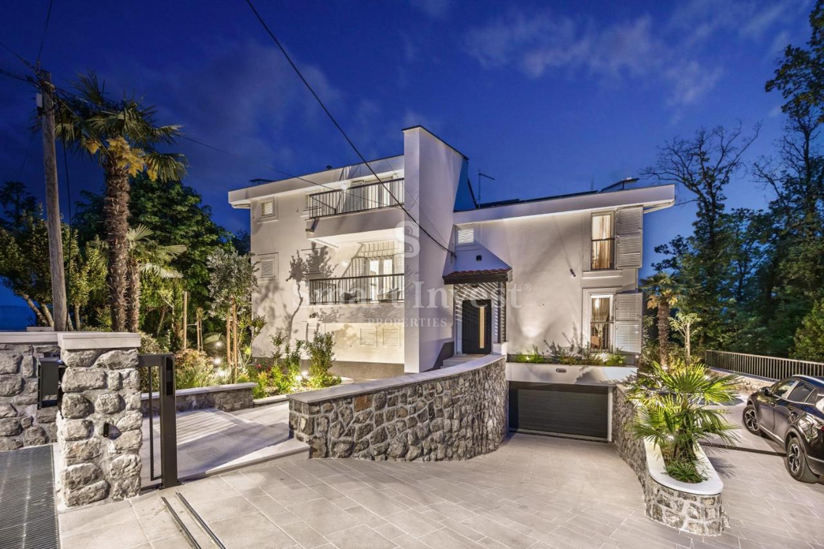 OPATIJA - OPRIĆ, luksuzna vila z bazenom v bližini morja