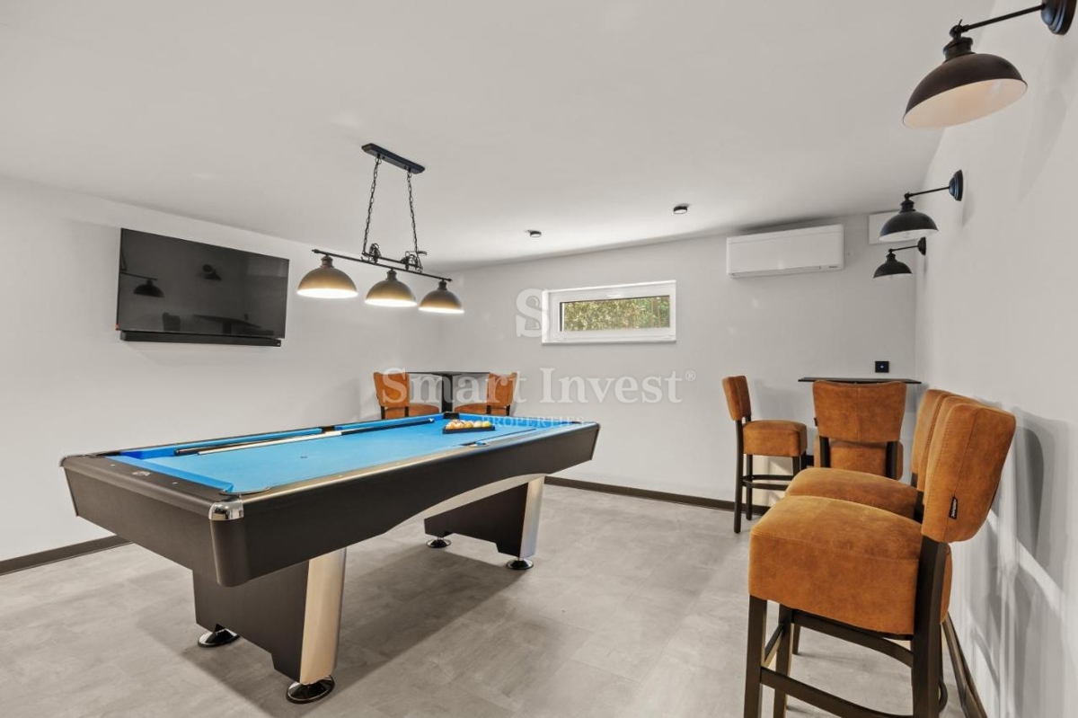 OPATIJA - OPRIĆ, luksuzna vila z bazenom v bližini morja