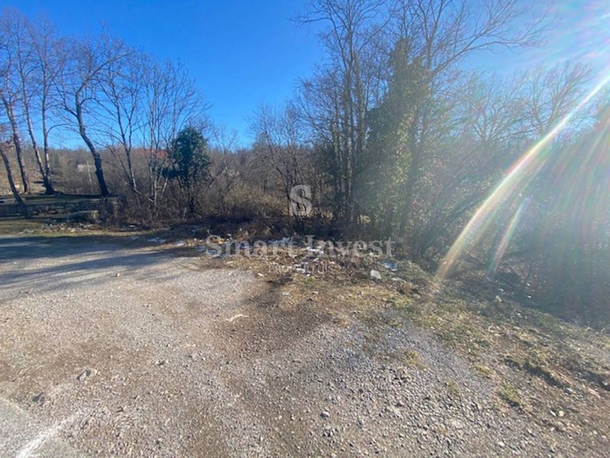 MATULJI - JURDANI, zazidljivo zemljišče velikosti 1813 m2 na odlični lokaciji!