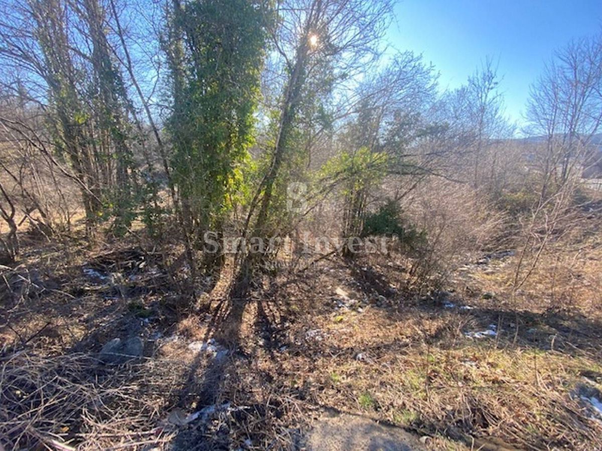 MATULJI - JURDANI, zazidljivo zemljišče velikosti 1813 m2 na odlični lokaciji!