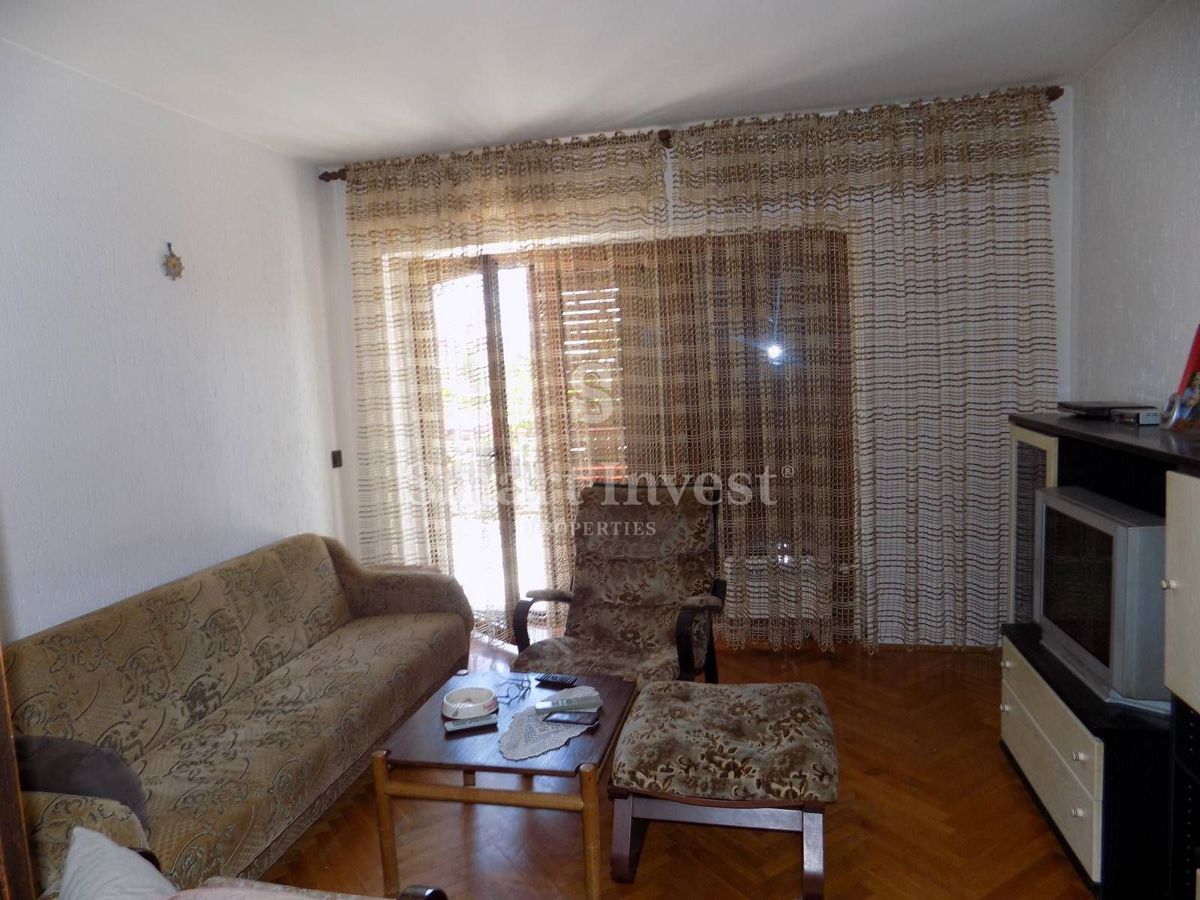 LOVRAN, Semi-detached house of 300 m2 near the sea