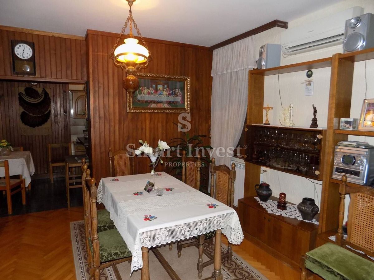 LOVRAN, Semi-detached house of 300 m2 near the sea