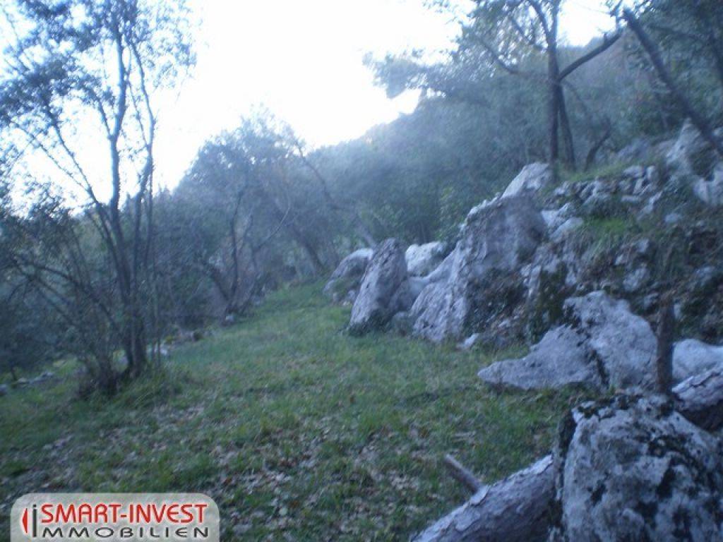 LOVRAN, Zazidljivo zemljišče 960 m2 s pogledom na morje, prodamo