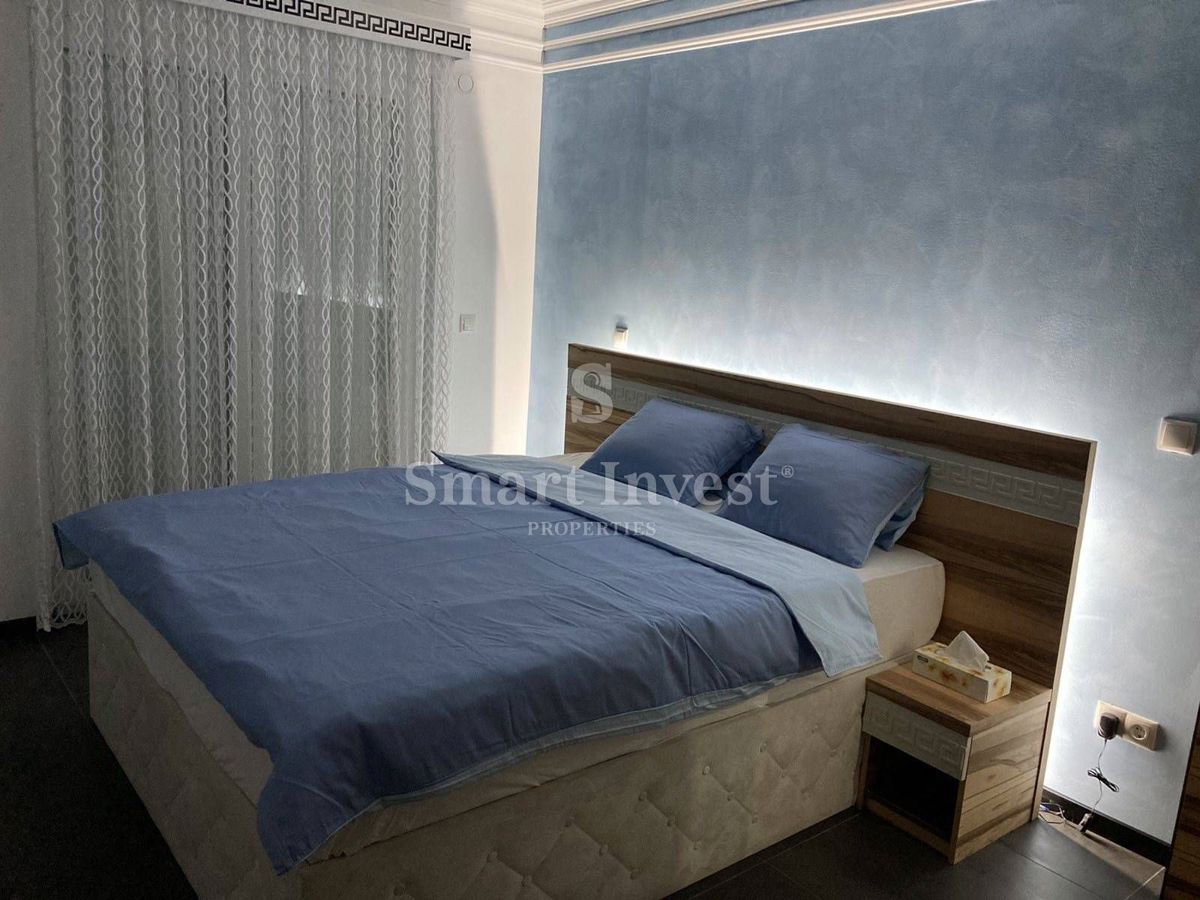 CRIKVENICA, Luxury 6-bedrooms house with pool, 500 m to the sea
