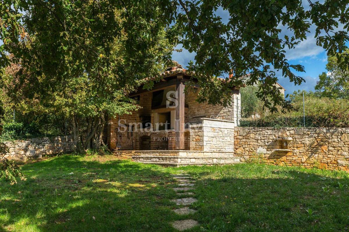 ISTRA - POREČ, Luksuzna kamnita vila z bazenom in pogledom na morje, prodamo