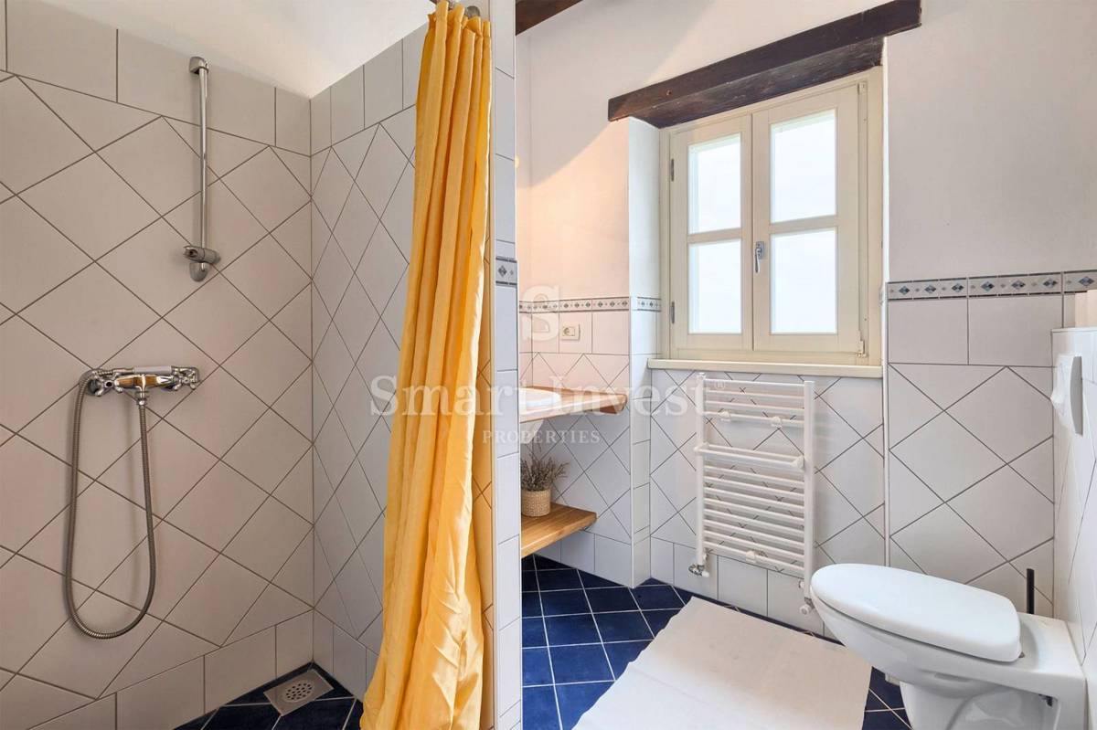 ISTRA - POREČ, Luksuzna kamnita vila z bazenom in pogledom na morje, prodamo