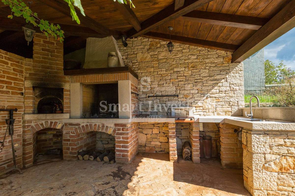 ISTRA - POREČ, Luksuzna kamnita vila z bazenom in pogledom na morje, prodamo