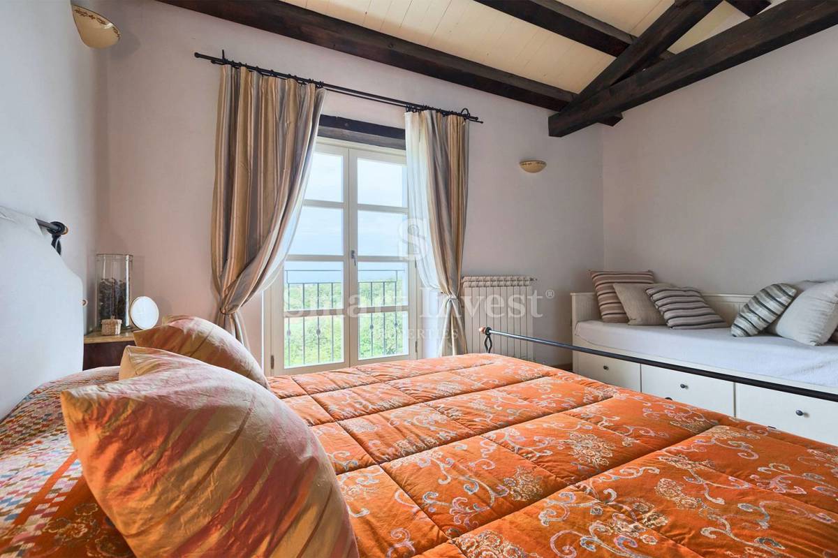 ISTRA - POREČ, Luksuzna kamnita vila z bazenom in pogledom na morje, prodamo