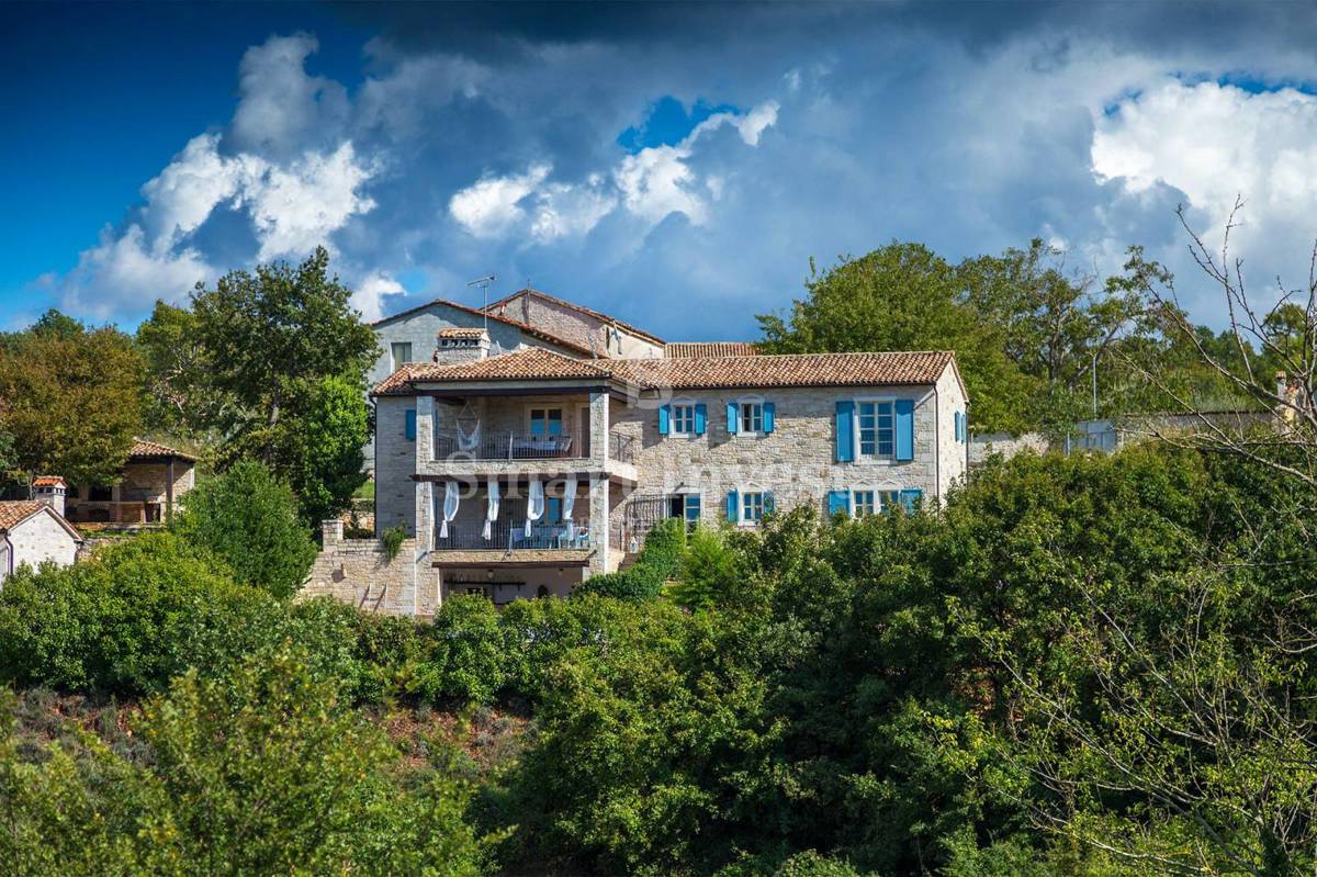 ISTRA - POREČ, Luksuzna kamnita vila z bazenom in pogledom na morje, prodamo