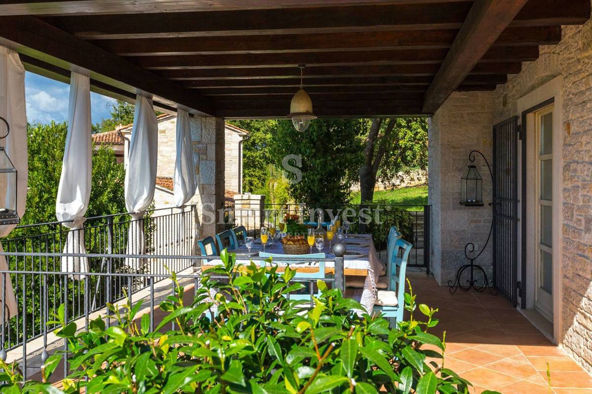 ISTRA - POREČ, Luksuzna kamnita vila z bazenom in pogledom na morje, prodamo