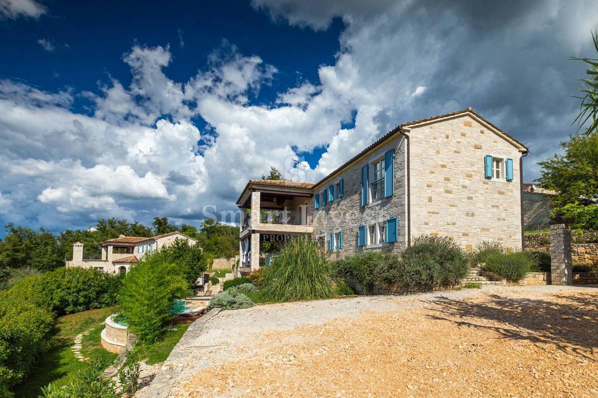 ISTRA - POREČ, Luksuzna kamnita vila z bazenom in pogledom na morje, prodamo