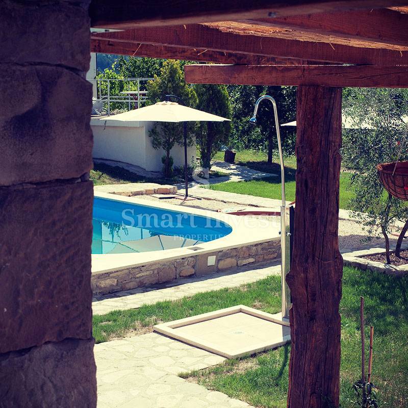 ISTRIA - MOTOVUN, Ecological estate with 3 houses, 23000 m2 land