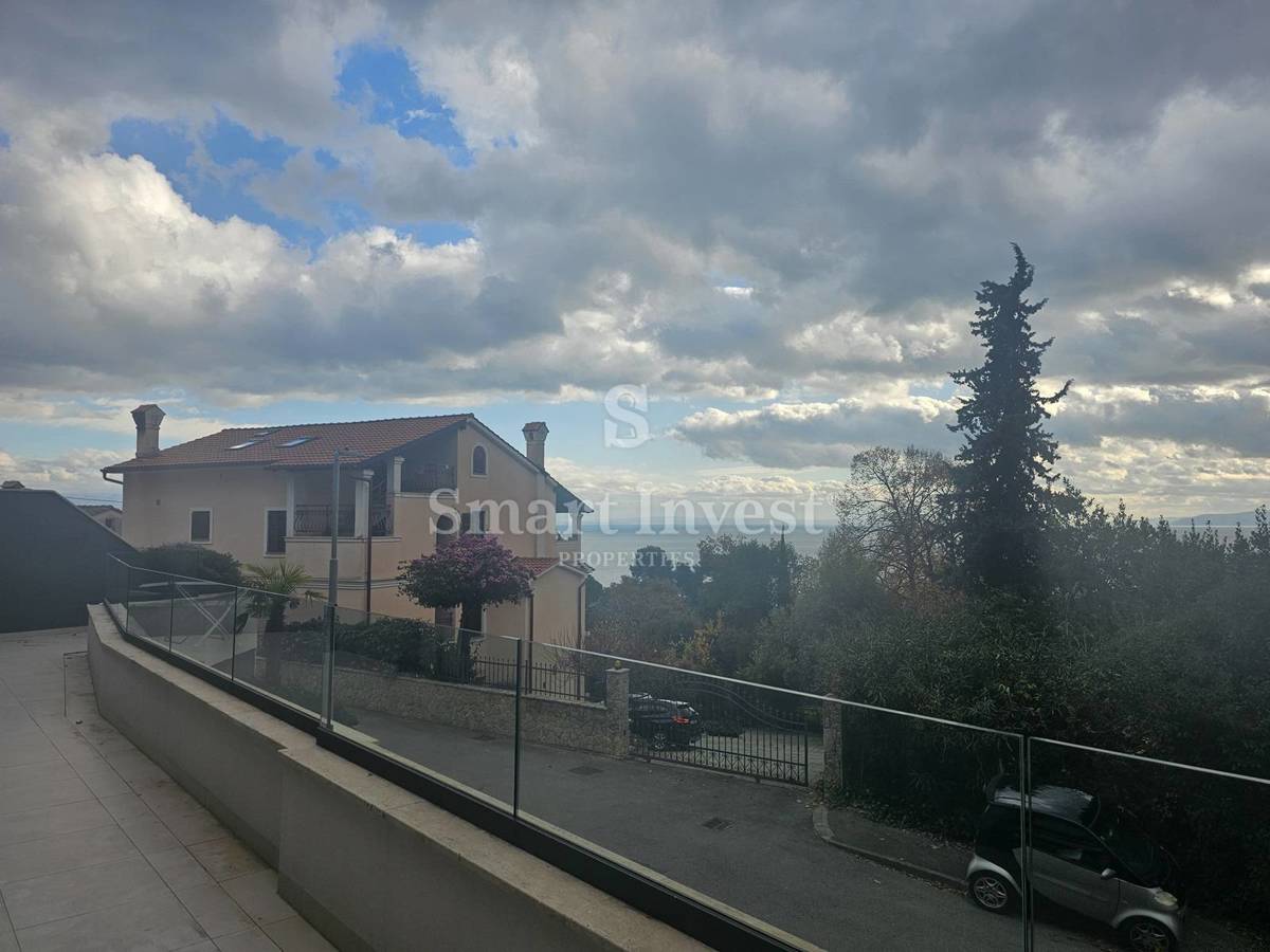 OPATIJA, Luksuzno 3-sobno stanovanje s pogledom na morje in garažo