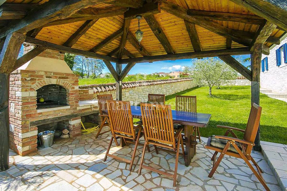 ISTRIA - POREČ, Beautiful stone villa with pool, 10 min drive to sea, for sale