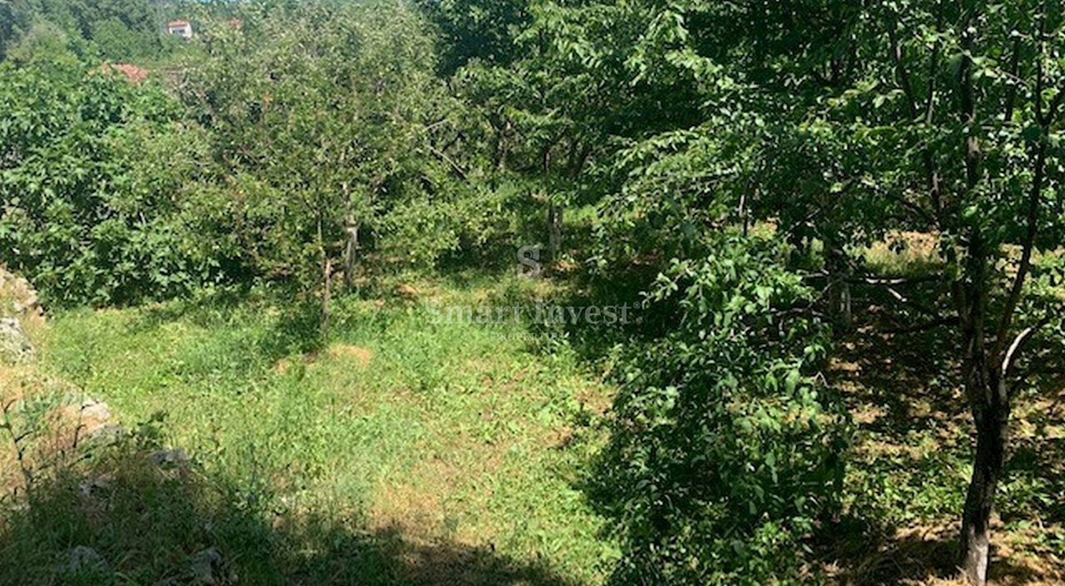 IČIĆI - POLJANE, Zemljišče 1556 m2 z gradbenim dovoljenjem na lepi mirni lokaciji