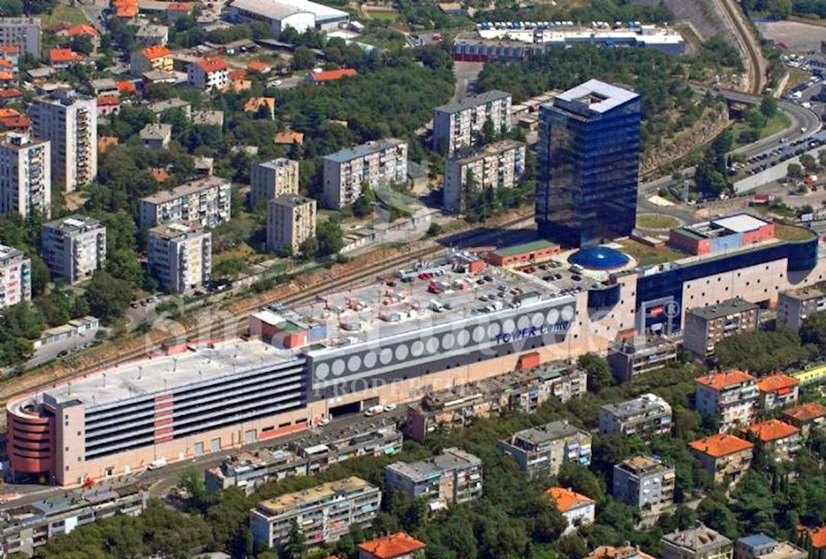 RIJEKA, Poslovni prostor v nakupovalnem središču Tower Center