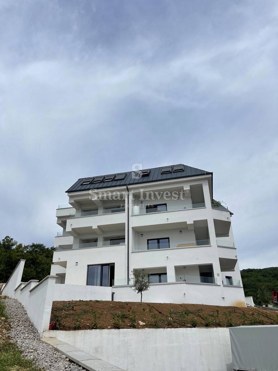 OPATIJA – IČIĆI, Novo 3-sobno stanovanje z vrtom, blizu morja, prodamo
