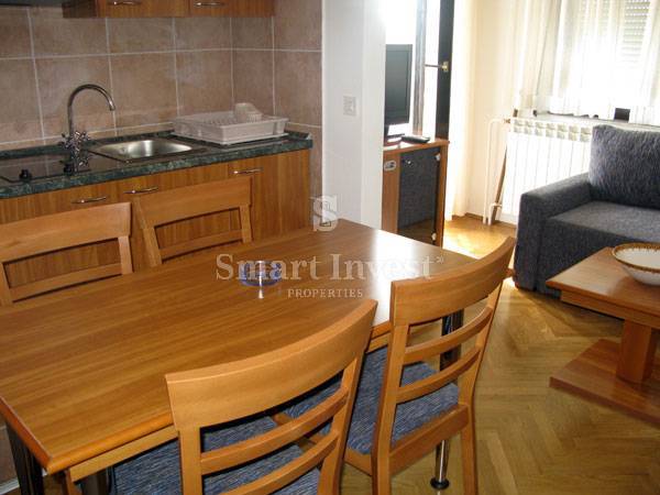 Otok RAB, Apartmajska hiša z bazenom in pogledom na morje