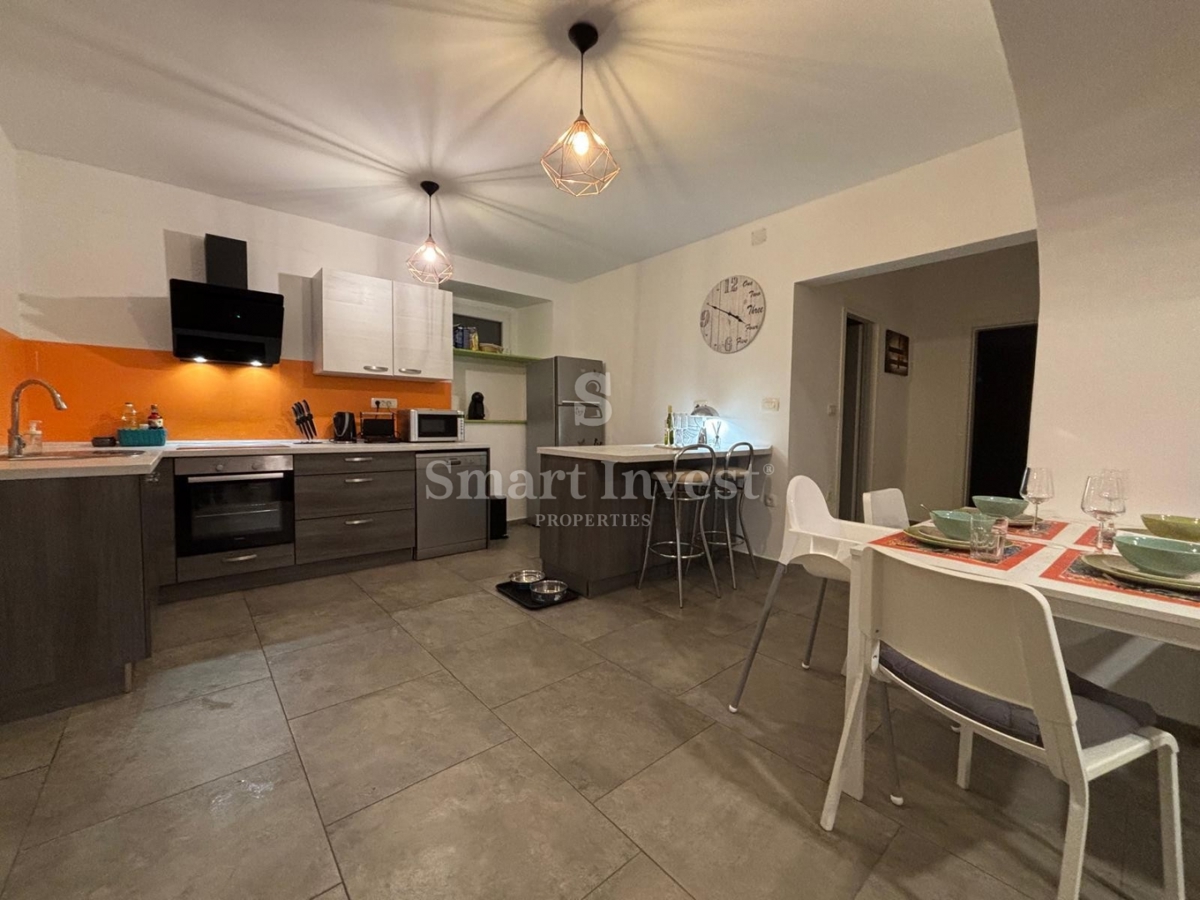 OPATIJA - CENTER, 3-sobno stanovanje s teraso in parkingom