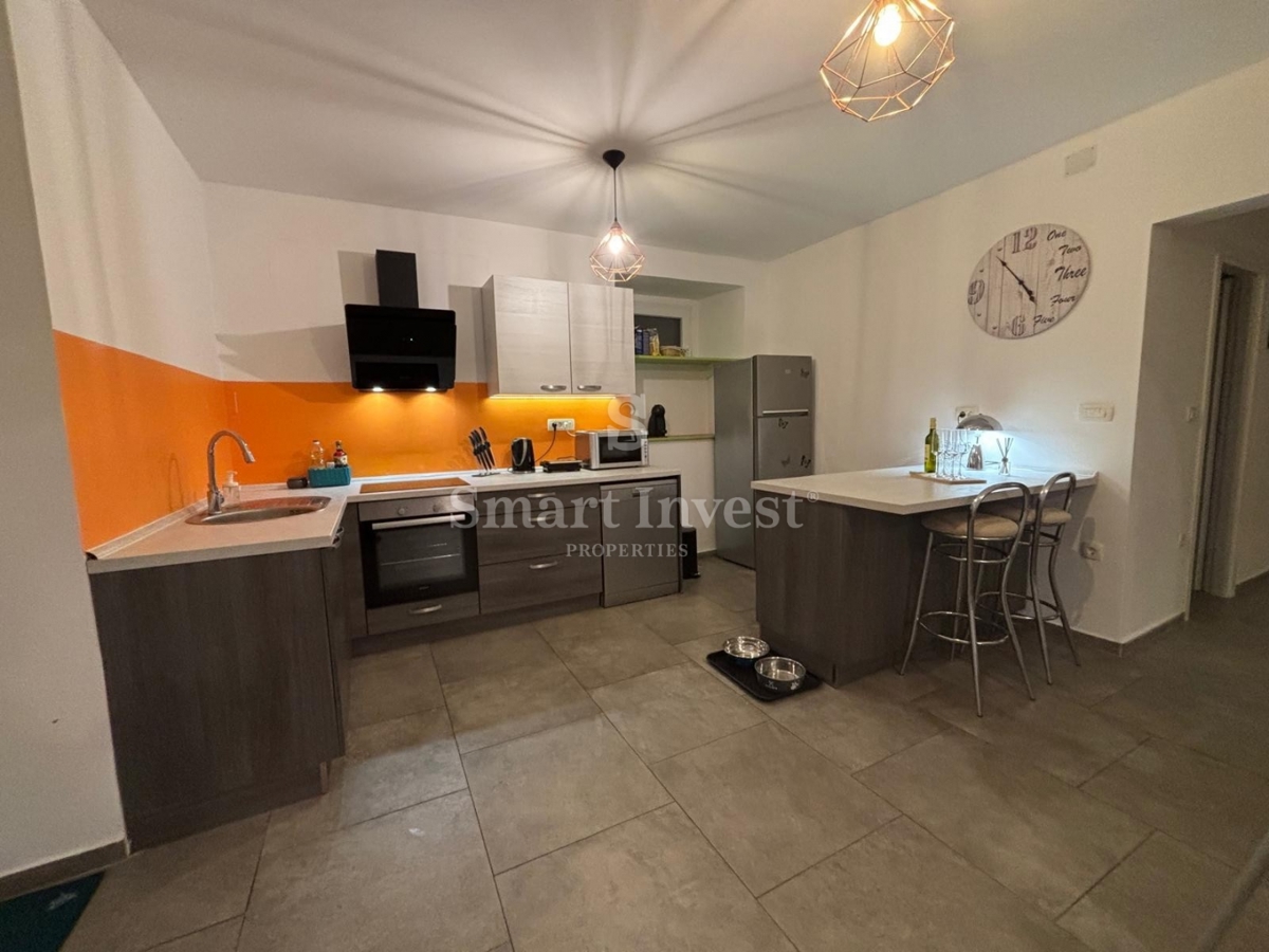 OPATIJA - CENTER, 3-sobno stanovanje s teraso in parkingom