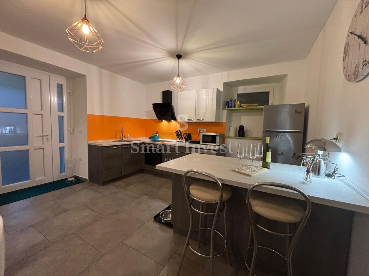 OPATIJA - CENTER, 3-sobno stanovanje s teraso in parkingom