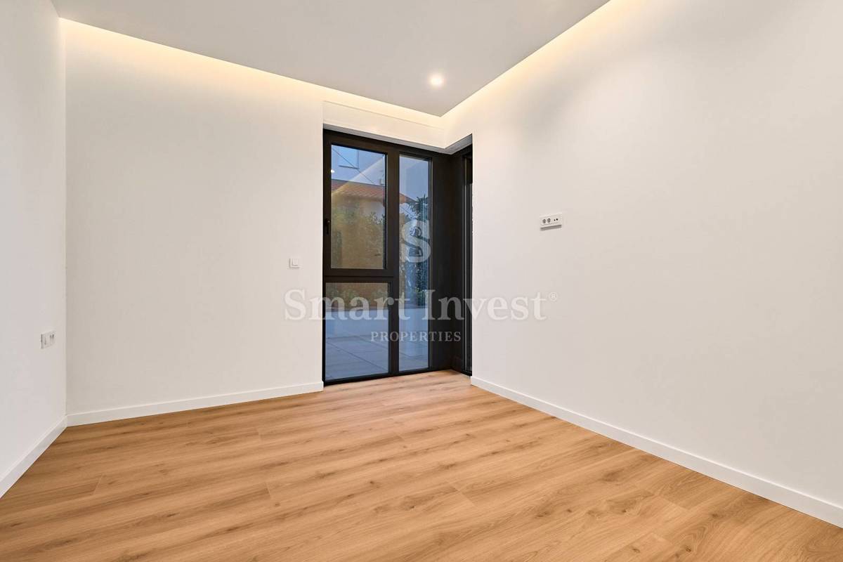 OPATIJA, Luxury apartment of 226 m2  in a new building with pool and garage