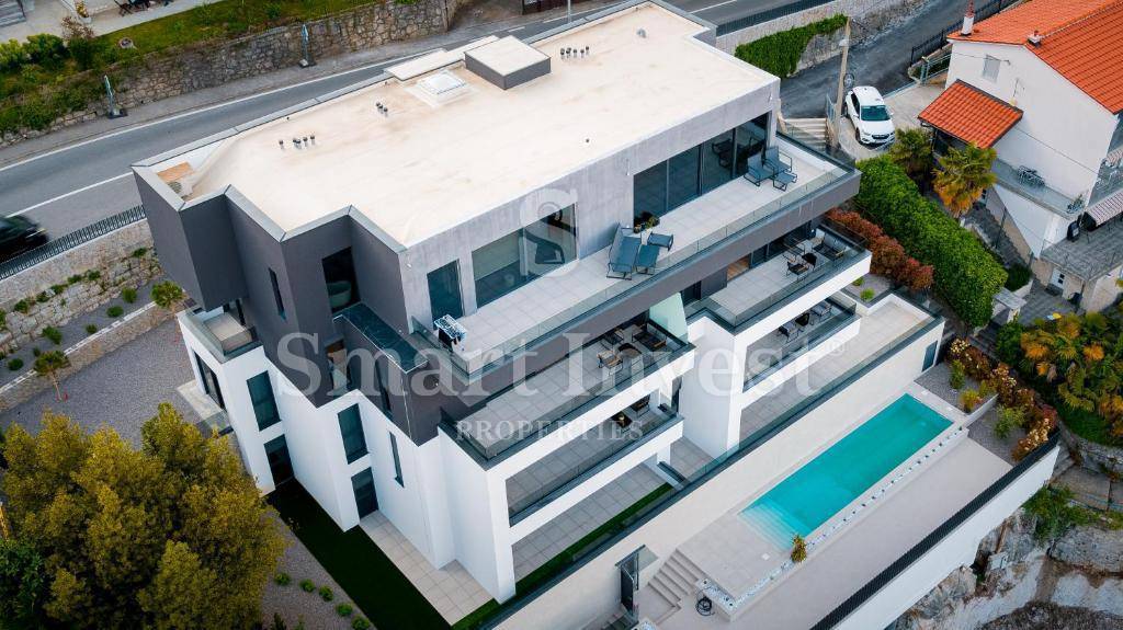 OPATIJA, Luxury apartment of 226 m2  in a new building with pool and garage