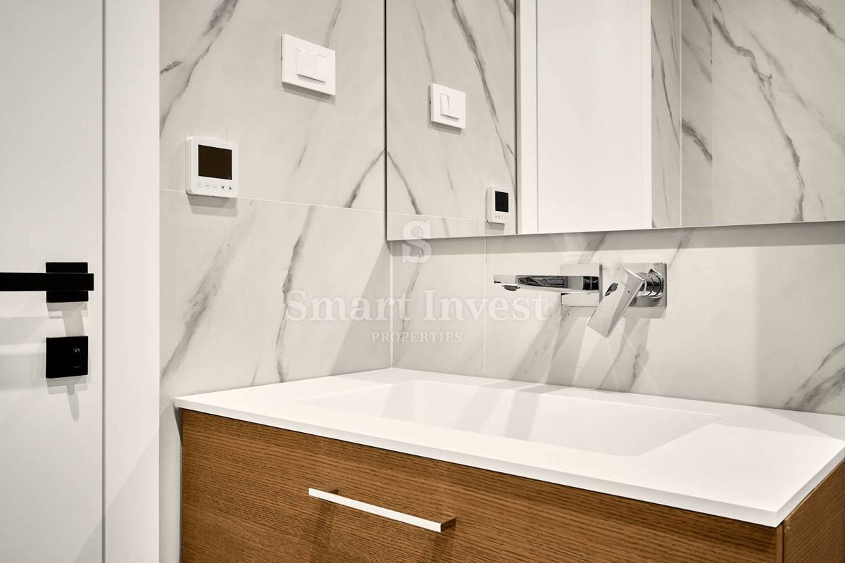 OPATIJA, Luxury apartment of 226 m2  in a new building with pool and garage