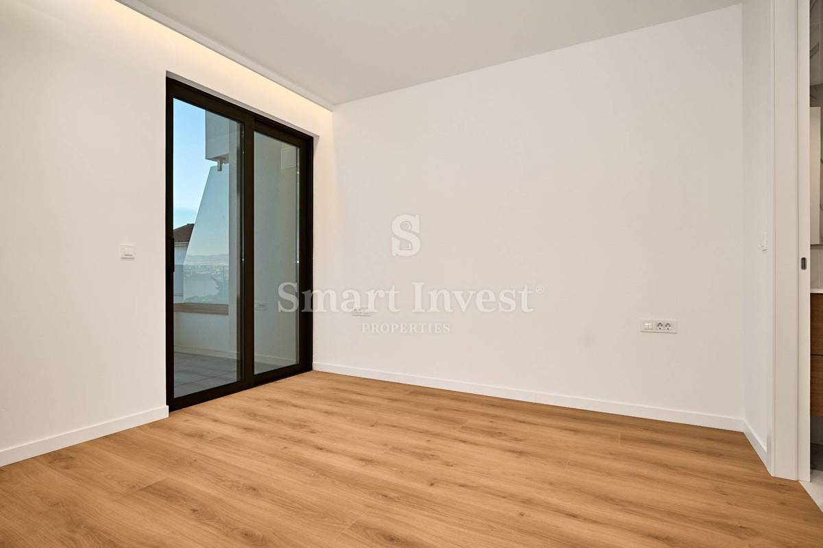 OPATIJA, Luxury apartment of 226 m2  in a new building with pool and garage