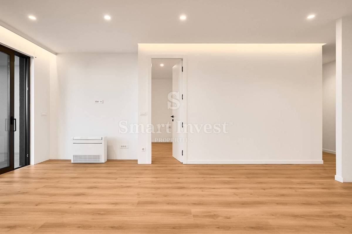 OPATIJA, Luxury apartment of 226 m2  in a new building with pool and garage