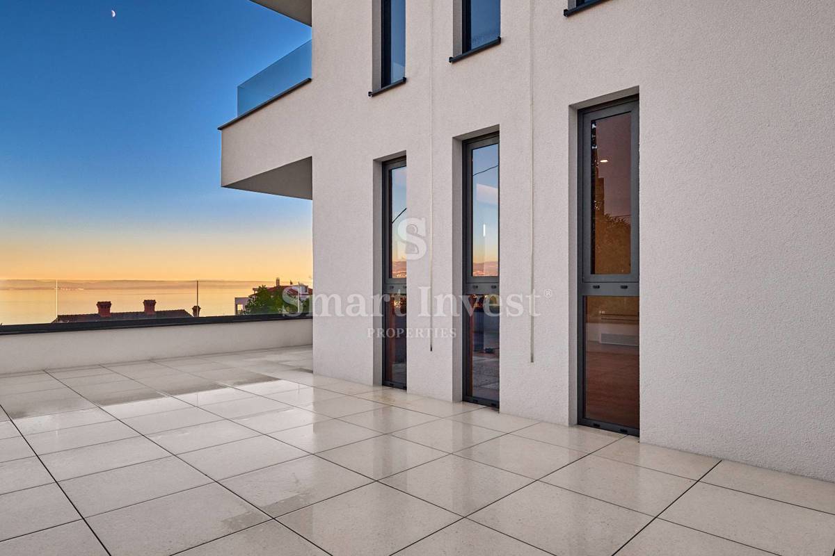 OPATIJA, Luxury apartment of 226 m2  in a new building with pool and garage