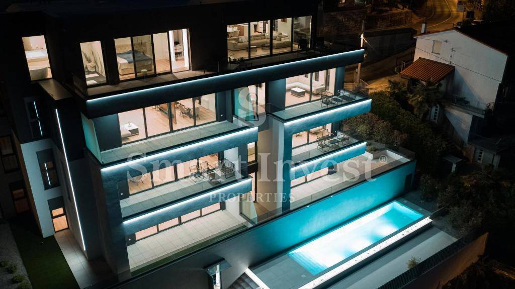 OPATIJA, Luxury apartment of 226 m2  in a new building with pool and garage