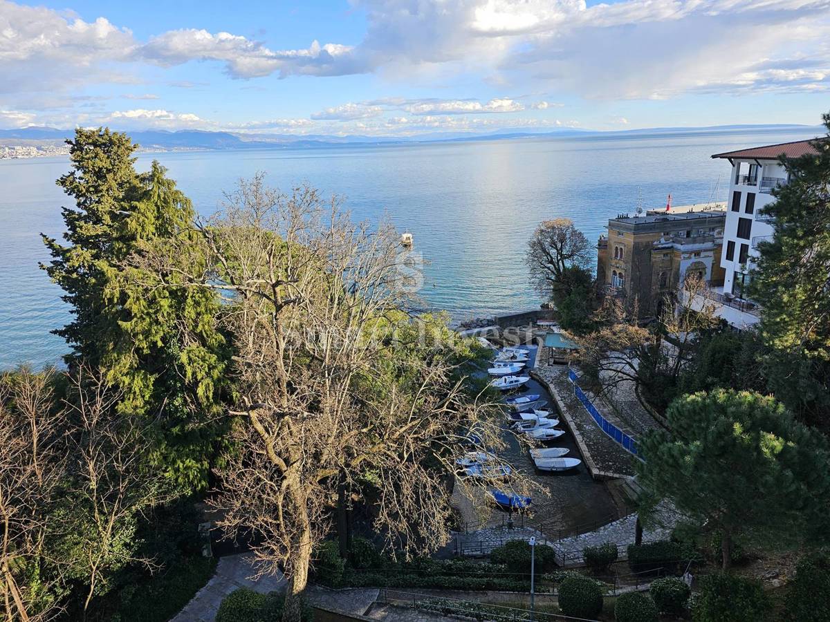 OPATIJA - CENTER, 2-s stanovanje s teraso prva vrsta do morja