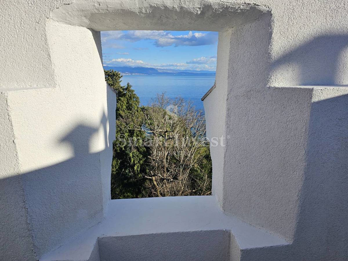 OPATIJA - CENTER, 2-s stanovanje s teraso prva vrsta do morja