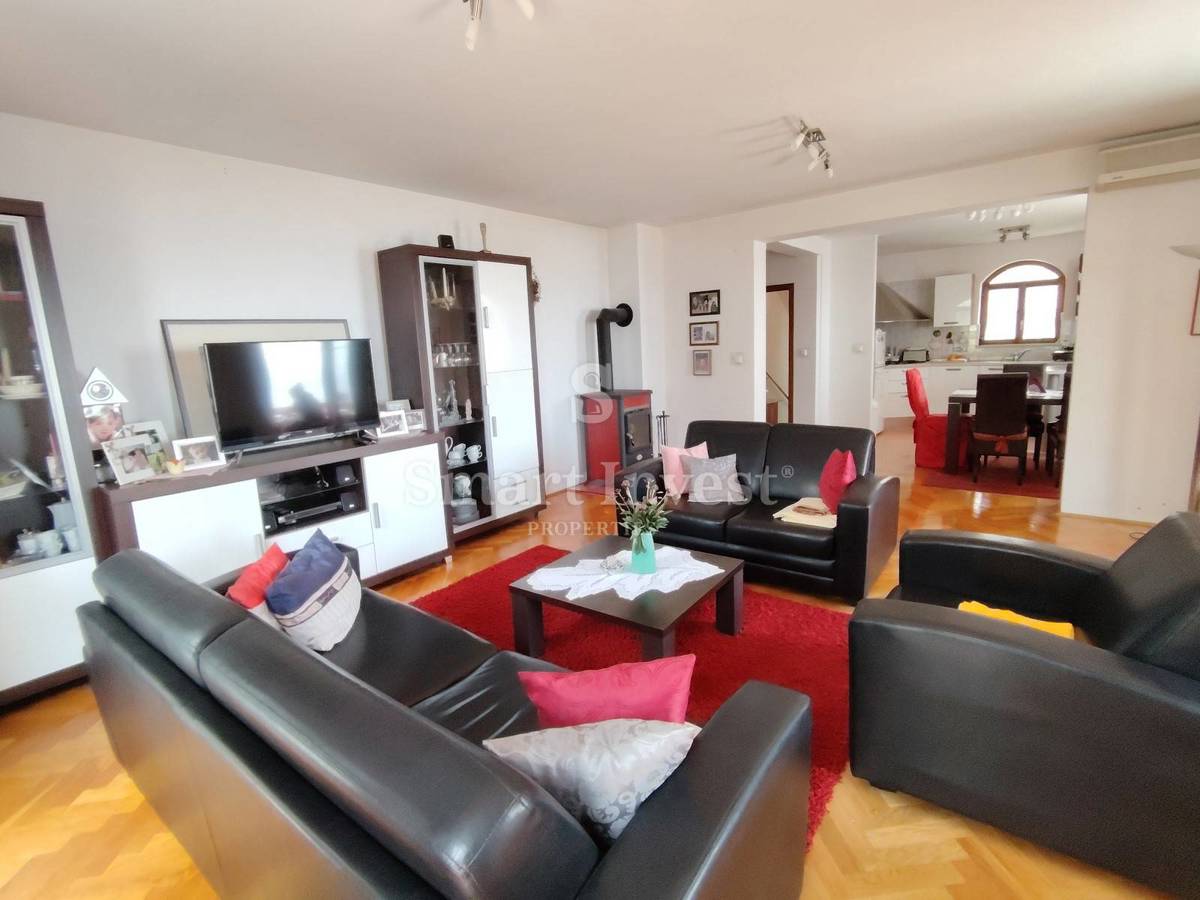 Hiša Poljane, Opatija - Okolica, 350m2