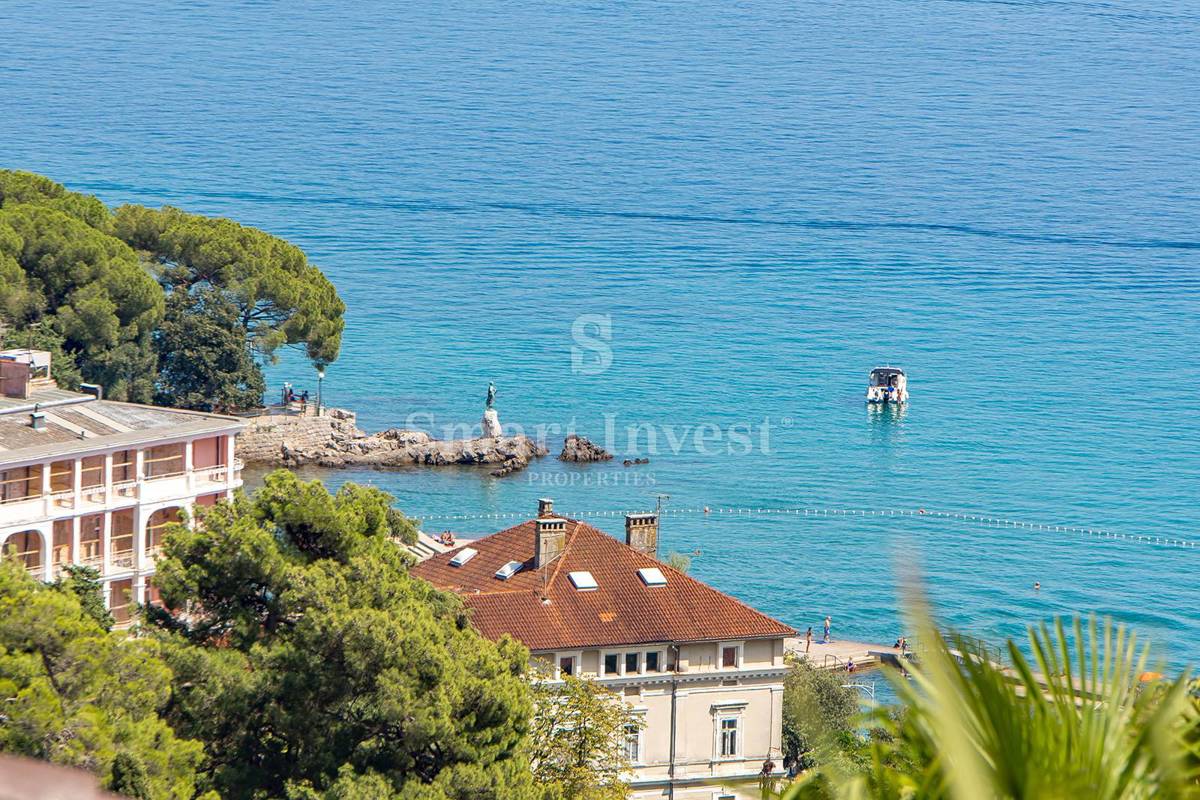 OPATIJA, luksuzno stanovanje s pogledom na morje in skupnim bazenom