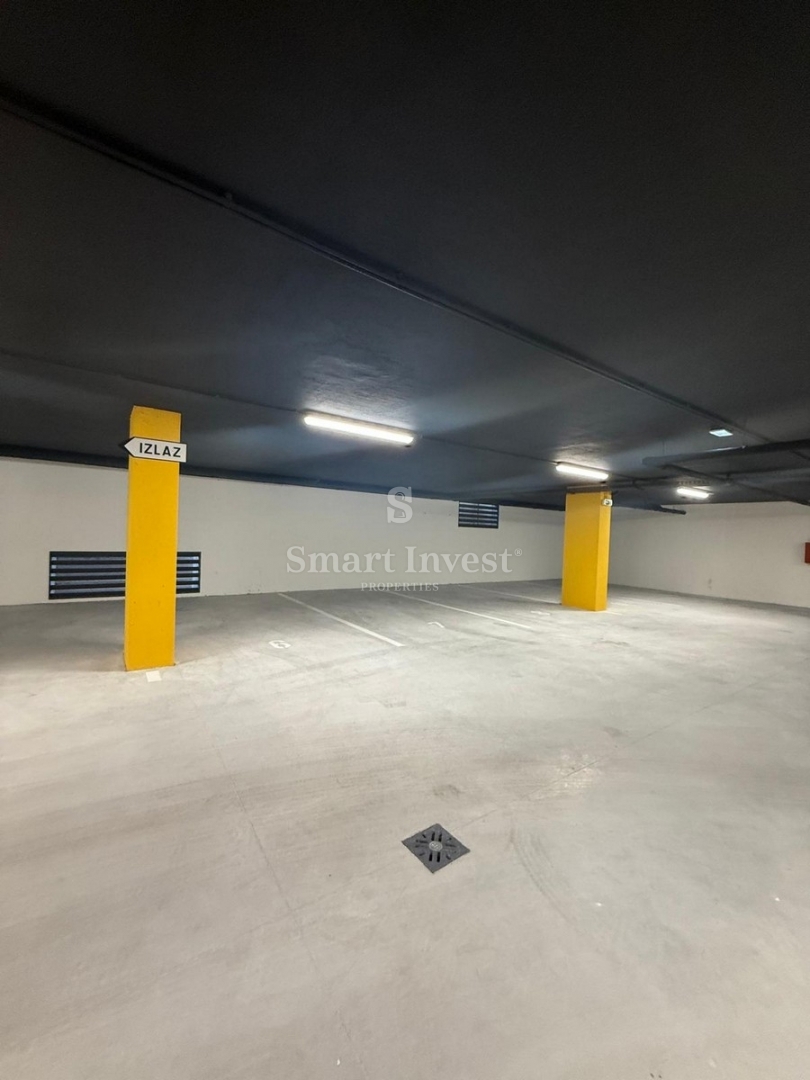 RIJEKA, Vrhunsko 4-sobno stanovanje s pogledom na morje in garažo, prodamo