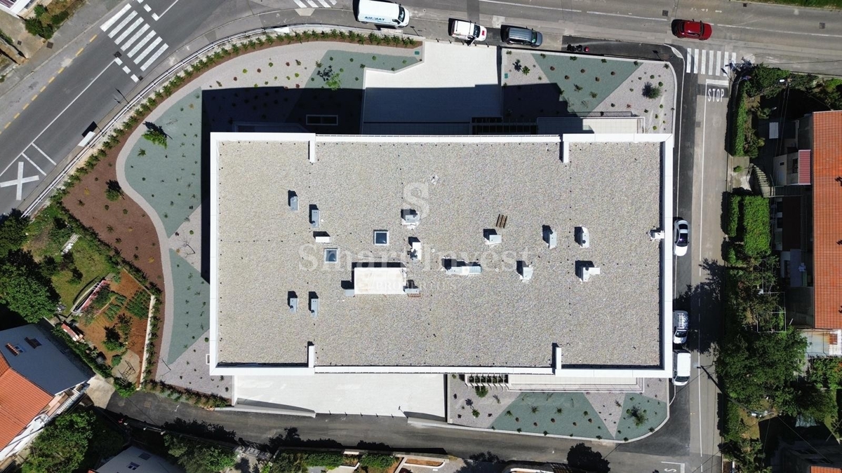 RIJEKA, Vrhunsko 4-sobno stanovanje s pogledom na morje in garažo, prodamo